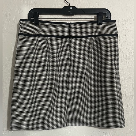 LOFT Houndstooth Skirt Size 8 - Picture 2 of 6